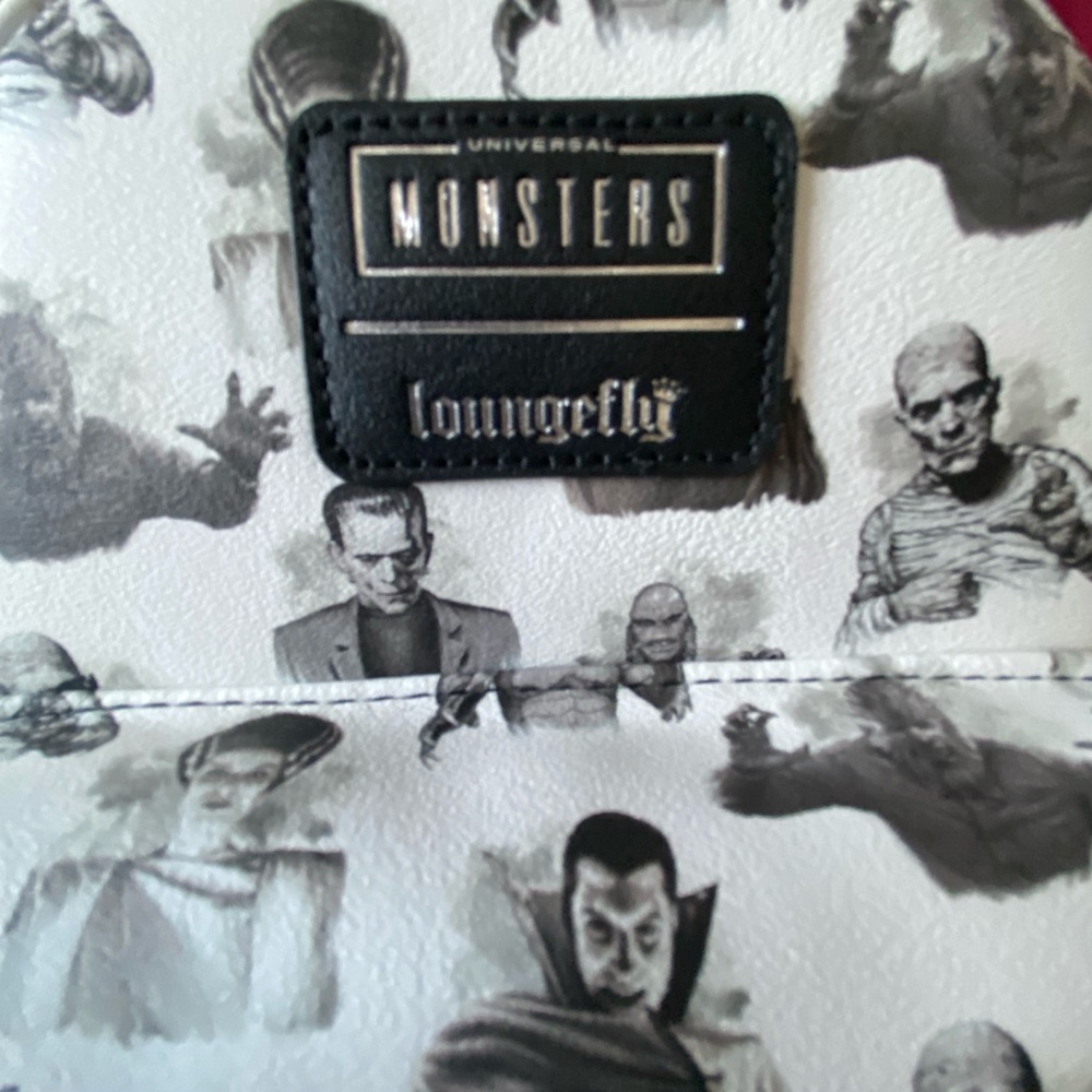 🧛🏻‍♂️ UNIVERSAL MONSTERS ICONS 🧛🏻‍♀️ LOUNGEFLY MINI BACKPACK - Picture 13 of 13